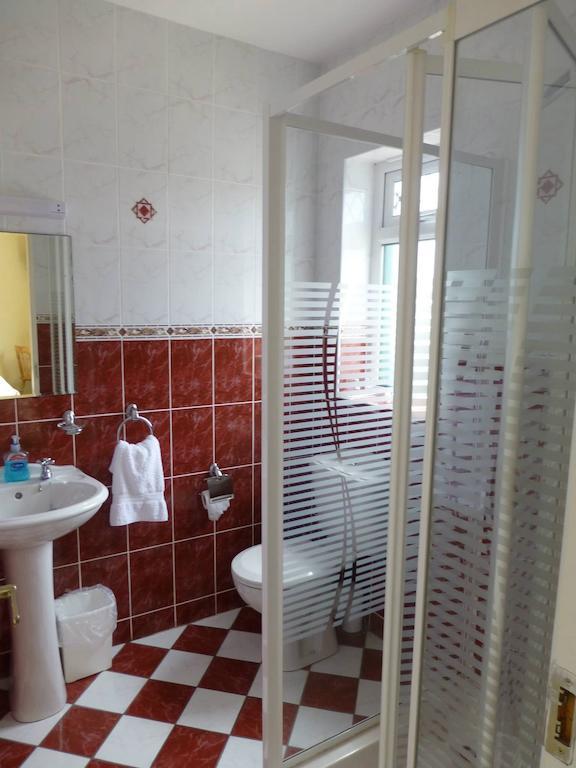 Island View House Bed & Breakfast Castletownbere Oda fotoğraf